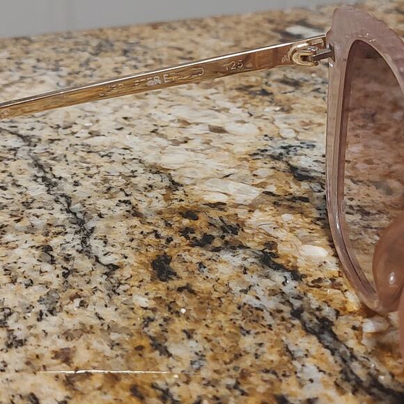 Quay Pink Oversized Sunglasses with Rose Gold Temples - Used - Picture 6 of 12